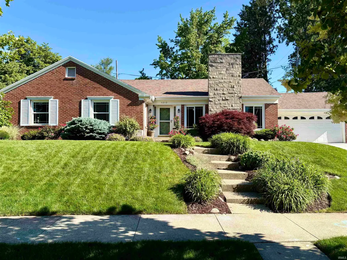 1212 Sunset Drive, Fort Wayne, IN 46807 - #1