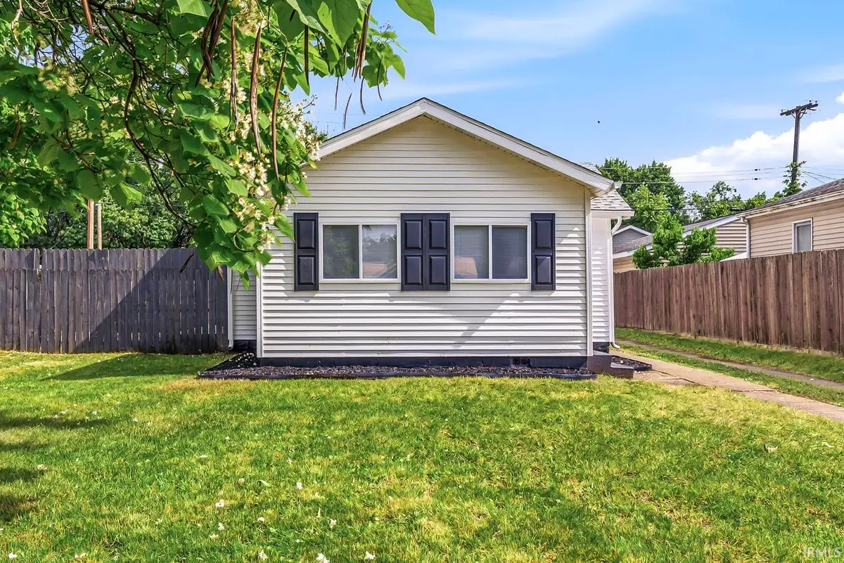 914 W Marion Street, Mishawaka, IN 46545 - #1