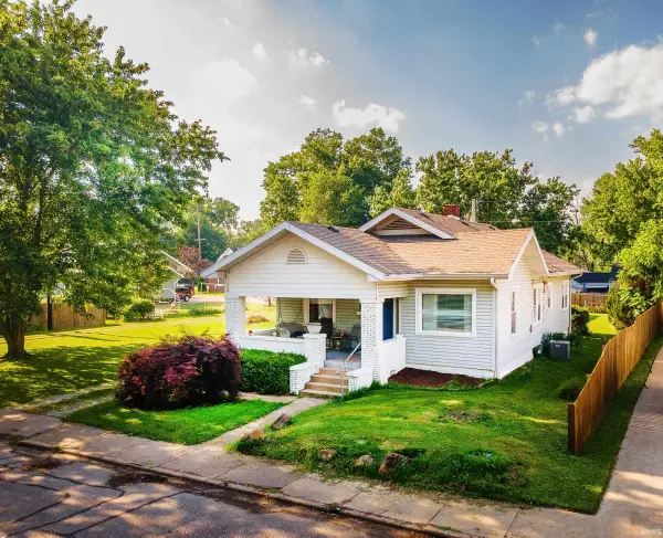 2016 E Blackford Avenue, Evansville, IN 47714