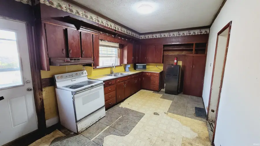 410 W Main Street, Redkey, IN 47373 - #3