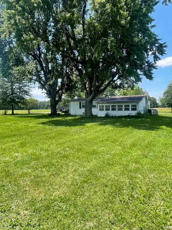 5933 N County Rd 100 E Road, Shelburn, IN 47879