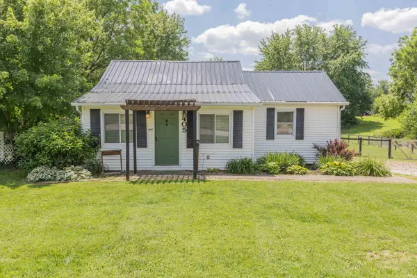 405 E Warrick Street, Owensville, IN 47665