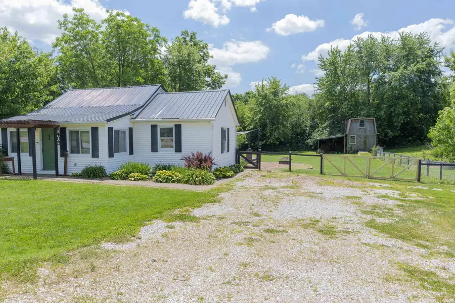 405 E Warrick Street, Owensville, IN 47665 - #2