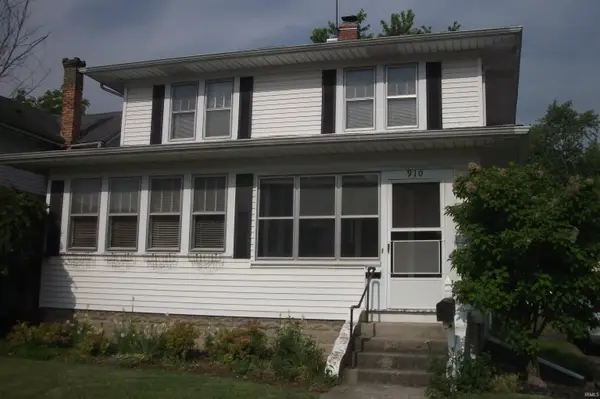 910 S Randolph Street, Garrett, IN 46738