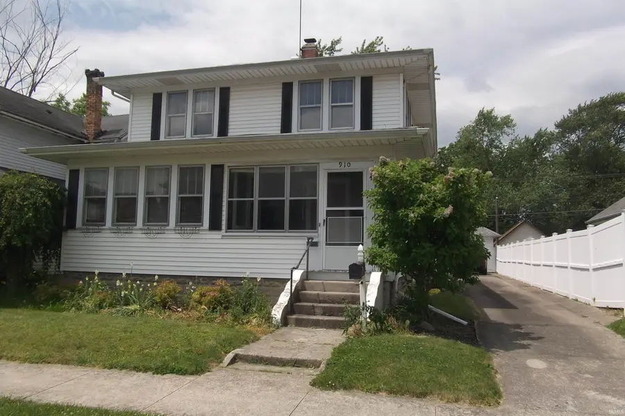 910 S Randolph Street, Garrett, IN 46738 - #2