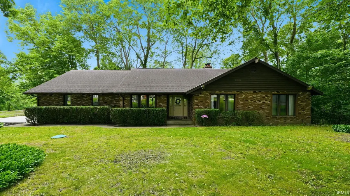 1896 S Lynnwood Drive, Warsaw, IN 46580 - #1