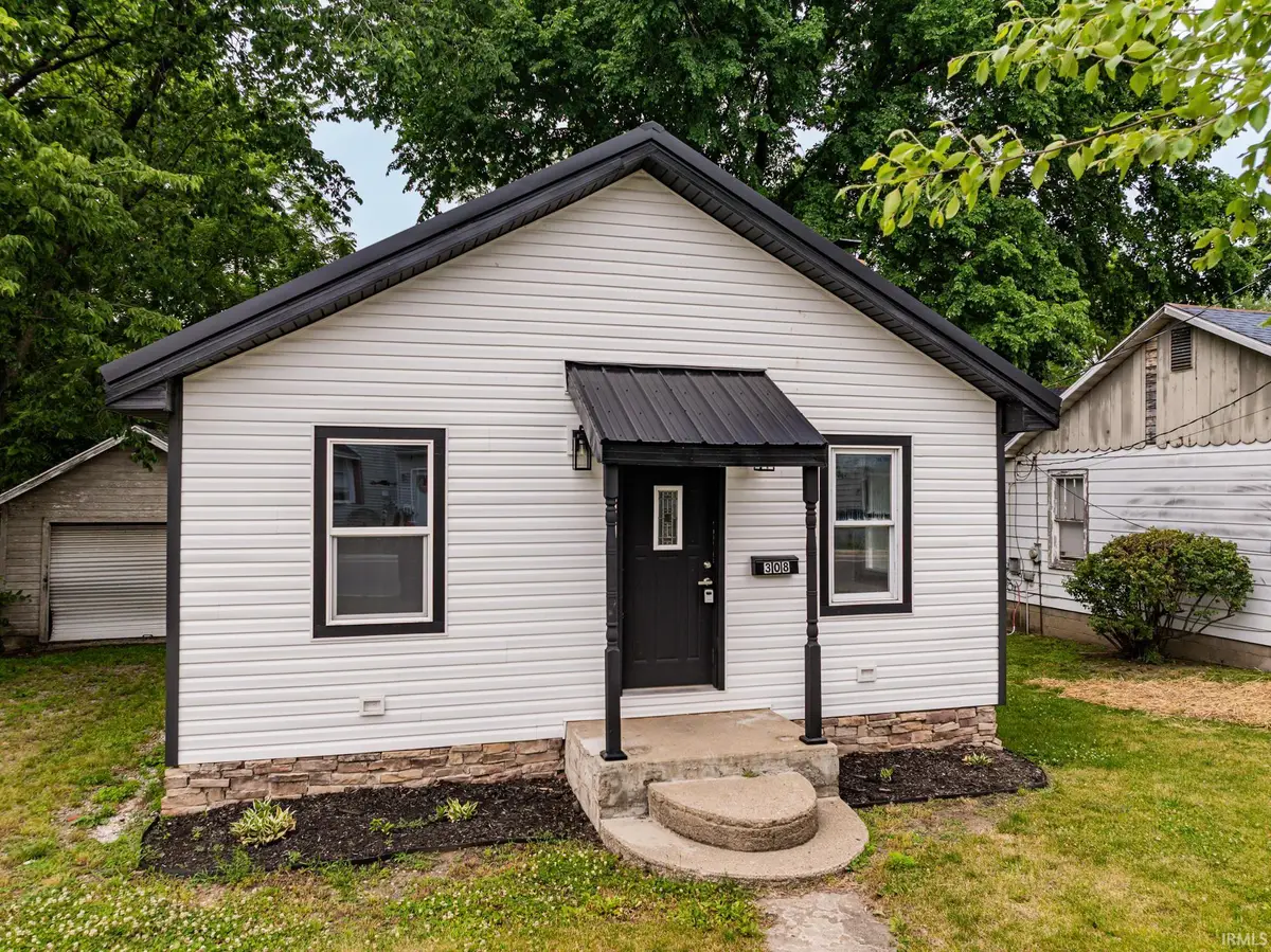 308 W Boston Street, Syracuse, IN 46567 - #1