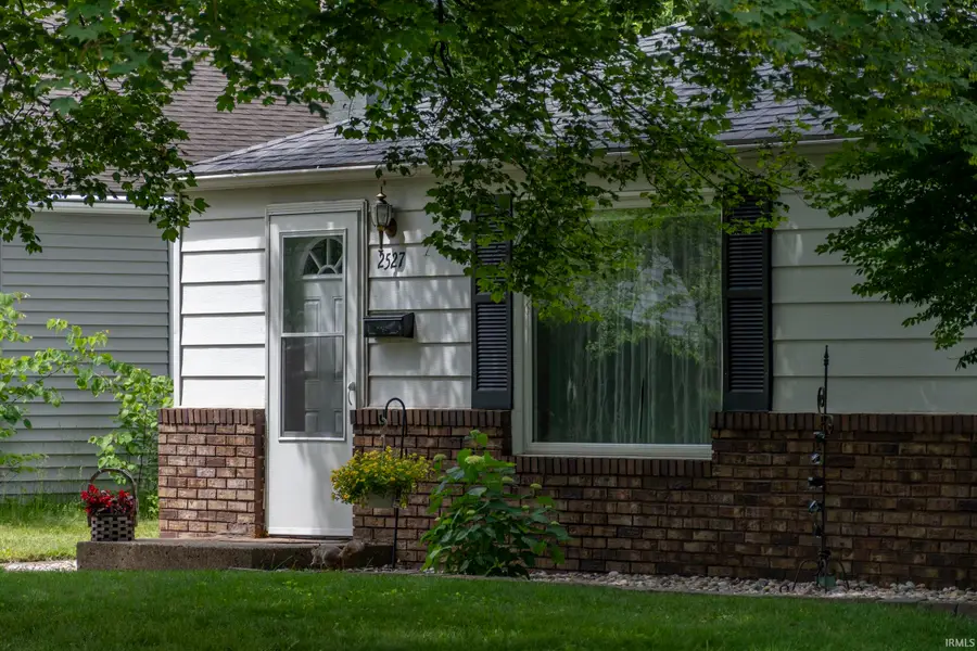 2527 Sampson Street, South Bend, IN 46614 - #2