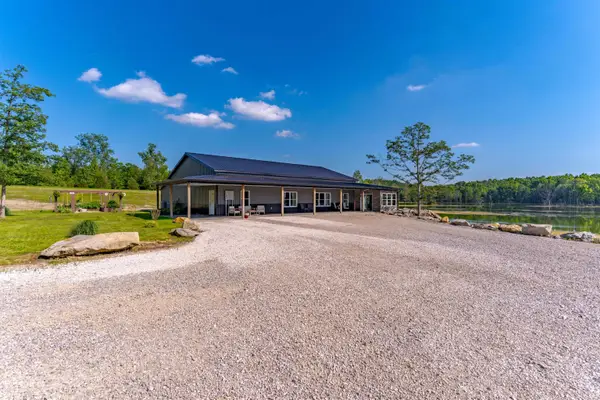 8633 Grimwood Road, Elberfeld, IN 47613