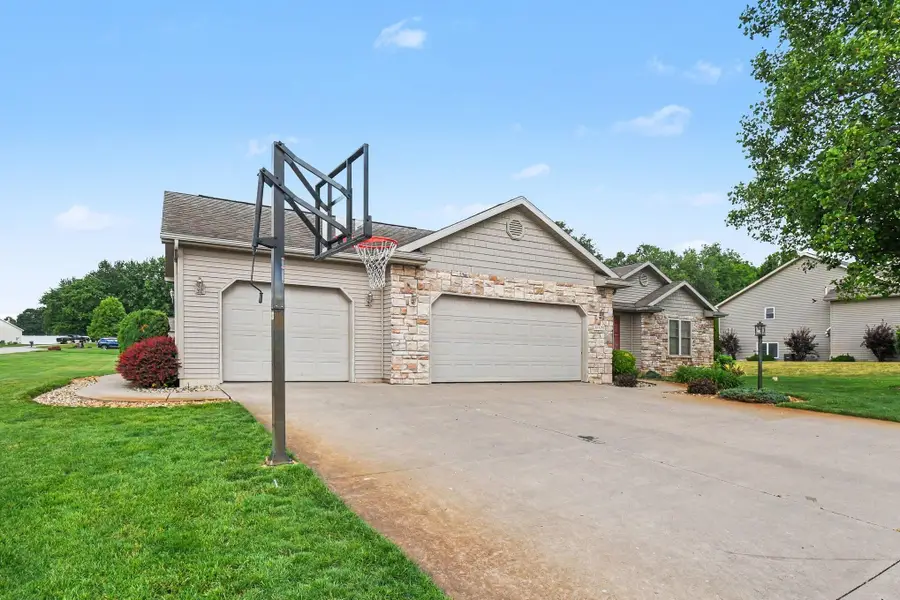 57175 Garnet Lane, Goshen, IN 46528 - #2