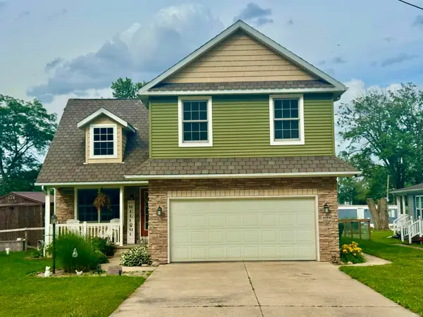 4084 W Shore Drive, Bremen, IN 46506
