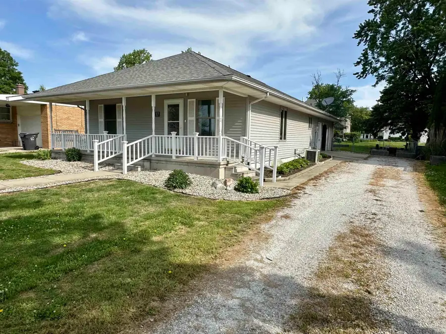 909 E 10th Street, Fowler, IN 47971 - #2