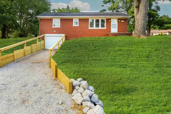542 E Adams Avenue, Chandler, IN 47610