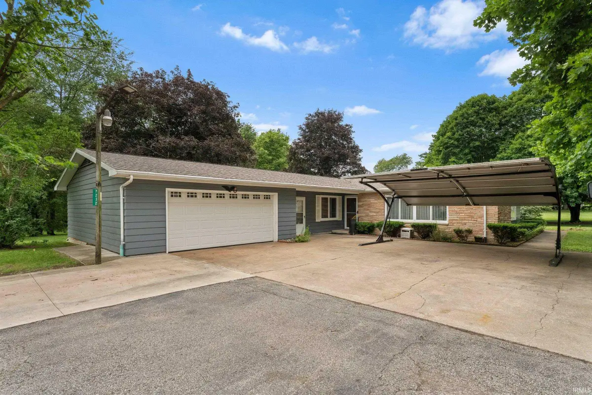 7232 E Heritage Drive, Pierceton, IN 46562 - #1