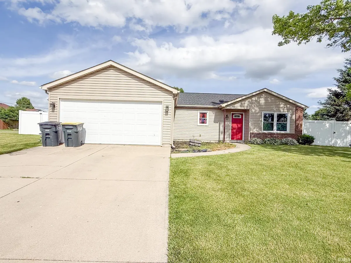 208 Valley Meadows, Kendallville, IN 46755 - #1