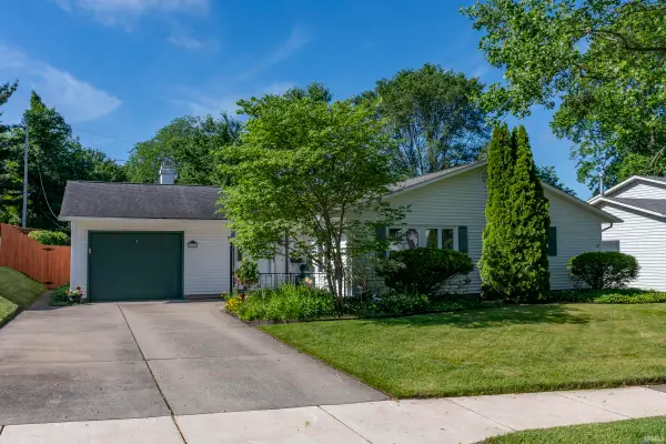 1936 Piedmont Way, South Bend, IN 46614