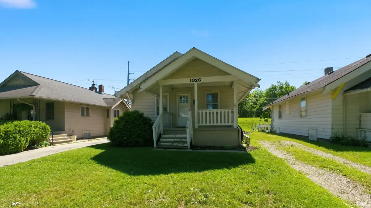 1026 Pemberton Drive, Fort Wayne, IN 46805 - #1