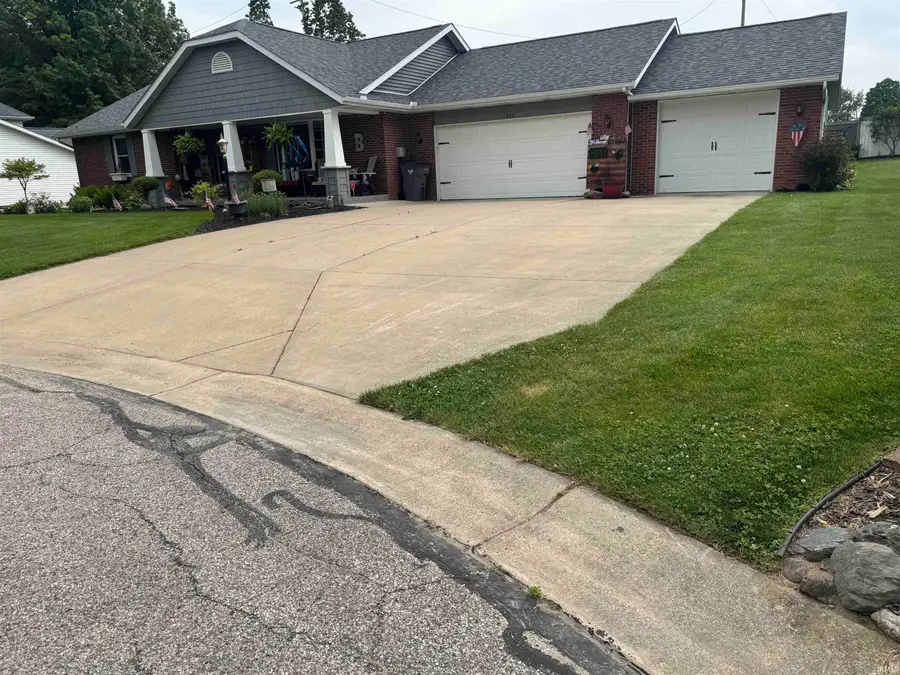 203 Eugene Drive, Middlebury, IN 46540 - #2