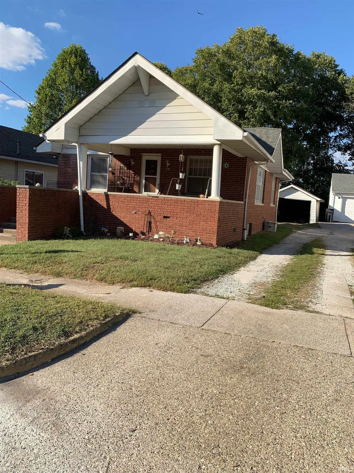 530 W Spring Street, Bloomfield, IN 47424 - #1