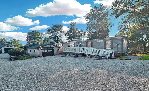 1015 W 4th Street, Bicknell, IN 47512