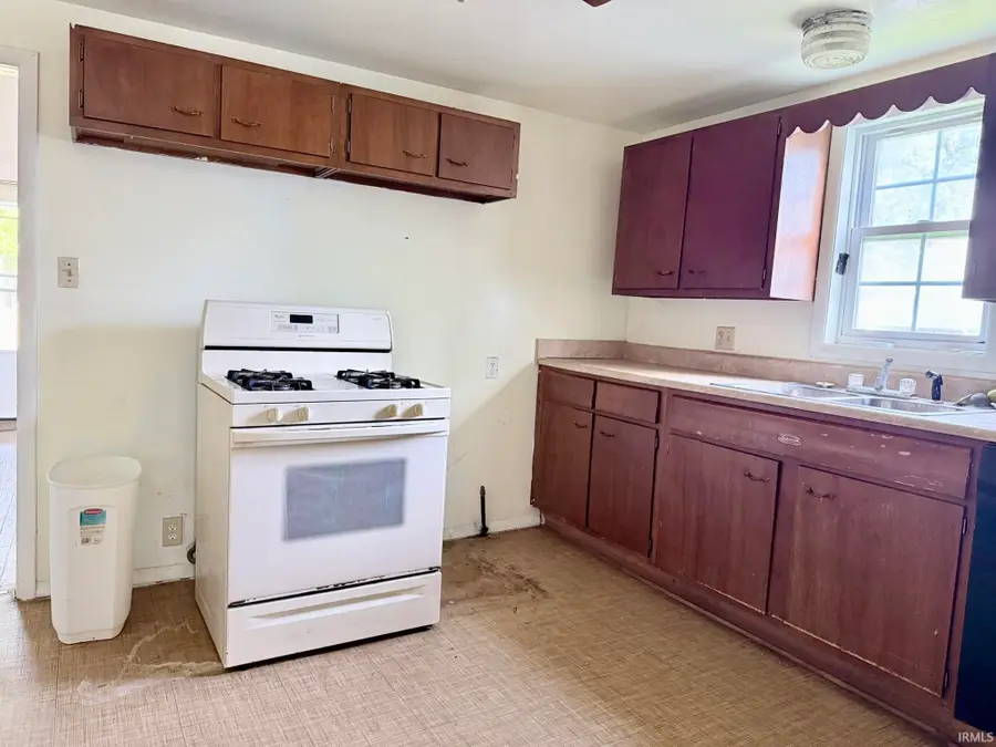955 S Shank Street, Portland, IN 47371 - #3