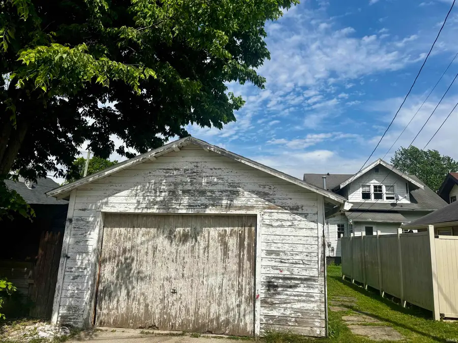 554 S Clay Street, Frankfort, IN 46041 - #2