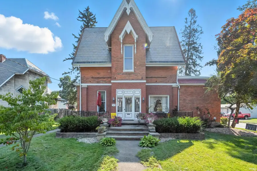 513 S Wayne Street, Angola, IN 46703 - #3