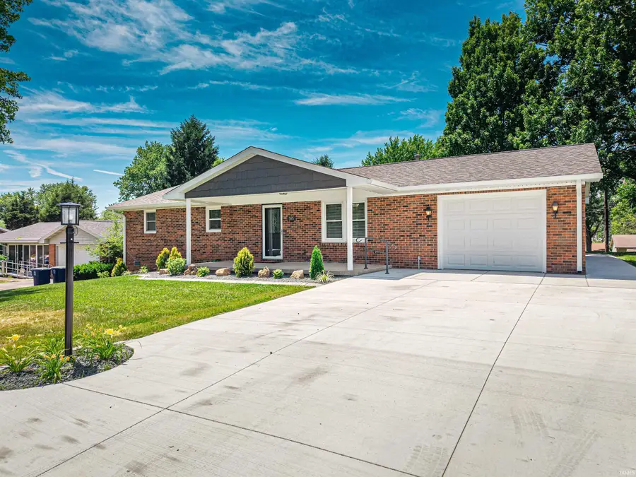 305 Roosevelt Drive, Princeton, IN 47670 - #2