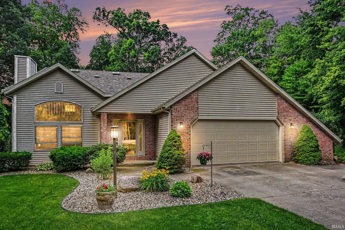 2415 W Nina Lane, Warsaw, IN 46580 - #1