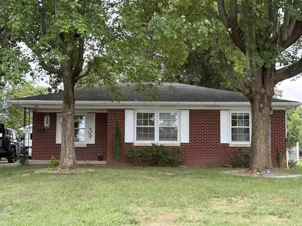 110 E First Street, Huntingburg, IN 47542