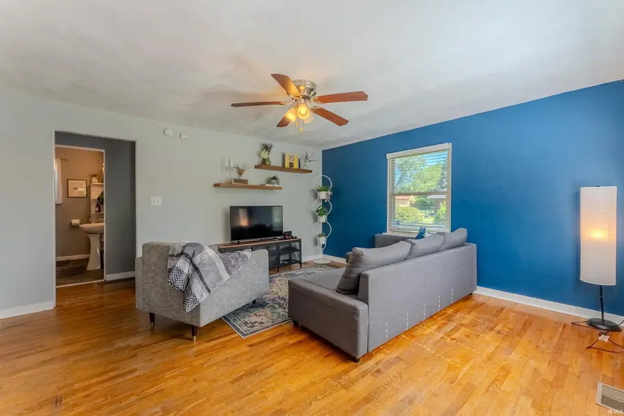 606 N Wayne Street, North Manchester, IN 46962 - #2