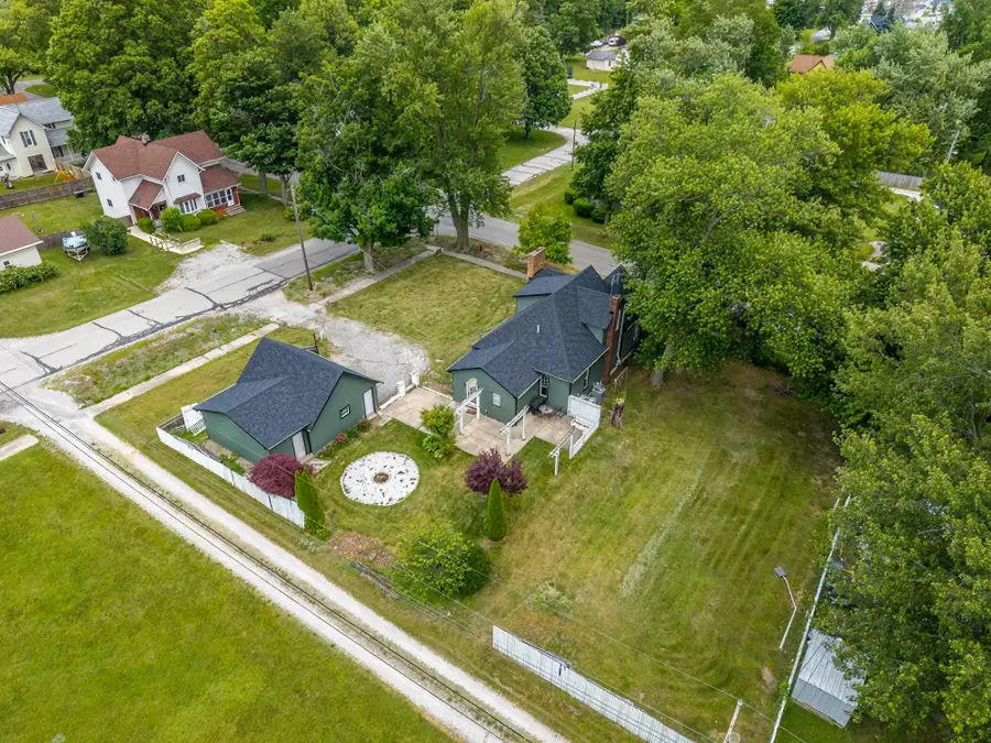 302 S Gonser Avenue, Ashley, IN 46705 - #3