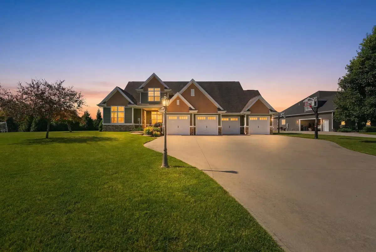 911 Hawthorn Drive, Warsaw, IN 46582 - #1