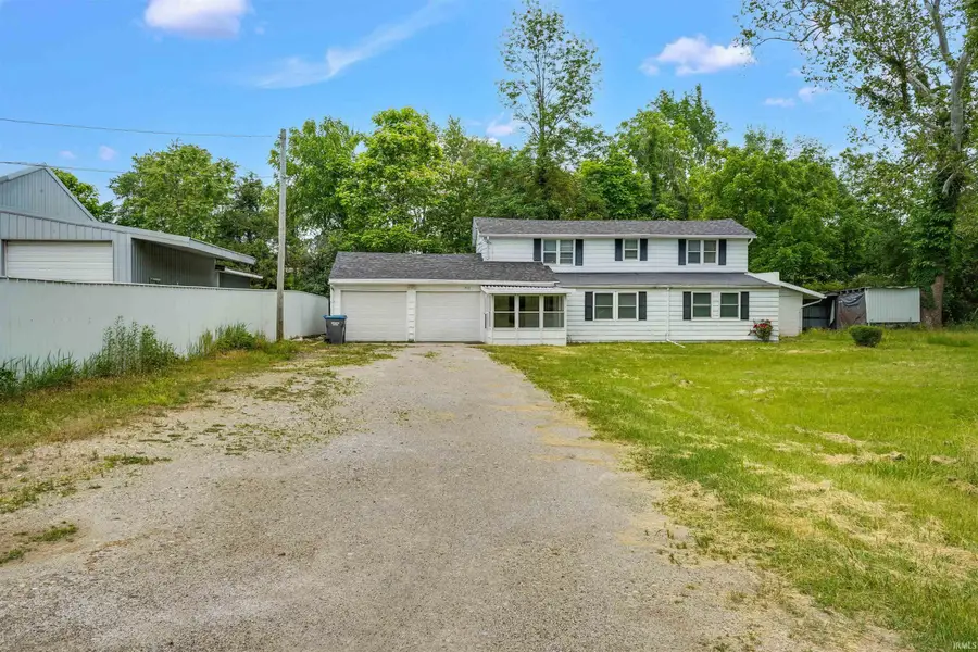 912 W Winona Avenue, Warsaw, IN 46580 - #3