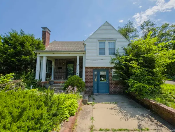 211 N Cherry Street, Mount Carmel, IL 62863