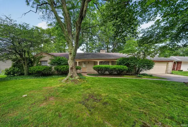 1915 Churchill Drive, South Bend, IN 46617
