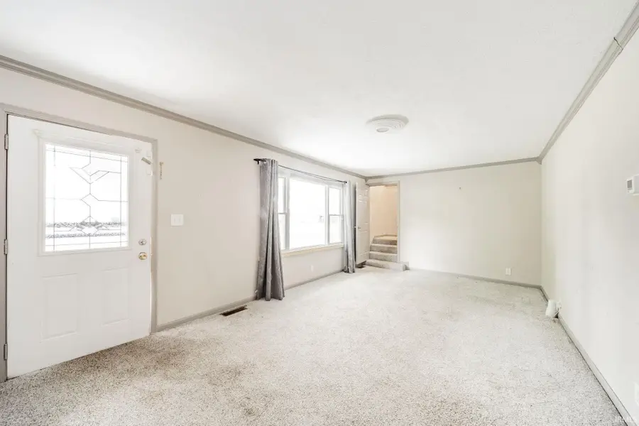 1609 S Irvington Drive, Yorktown, IN 47396 - #3