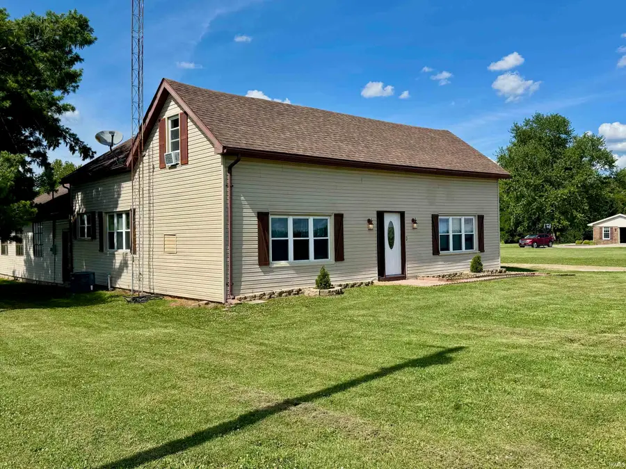 394 E 300 S Road, Princeton, IN 47670 - #3