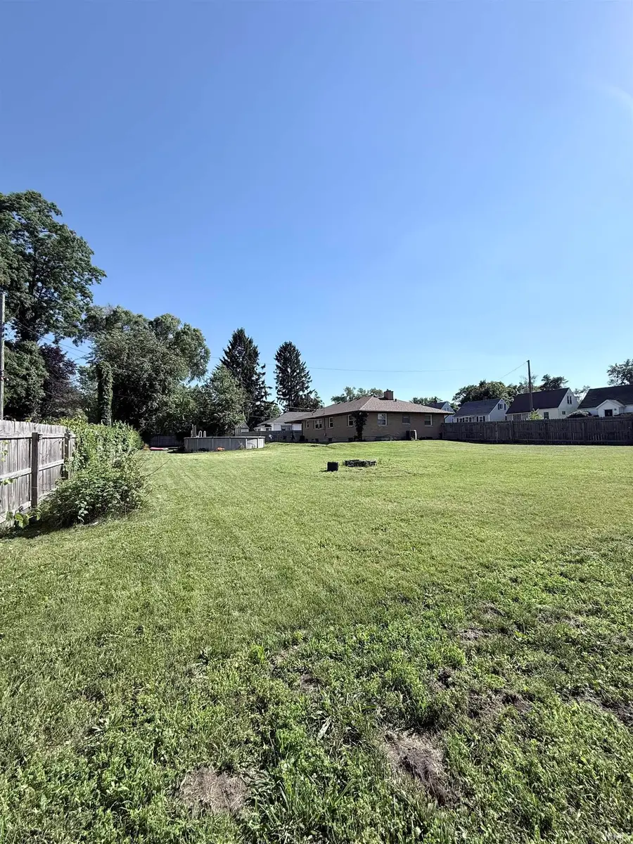 2104 S Dorothy Street, South Bend, IN 46613 - #3