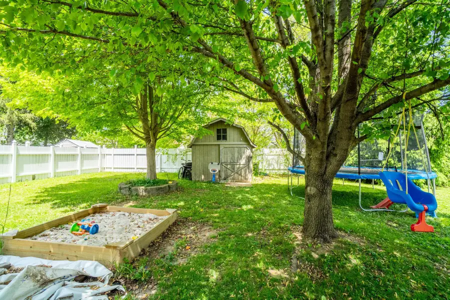 821 S H Street, Gas City, IN 46933 - #3