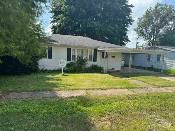 124 N First Avenue, Oakland City, IN 47660