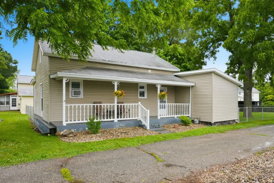 108 W Church Street, Leesburg, IN 46538 - #2