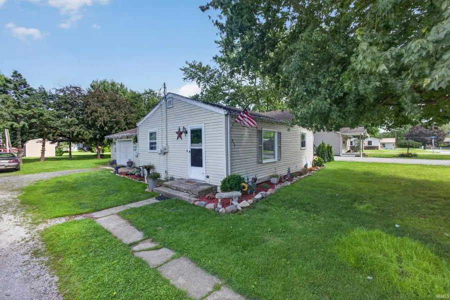 211 S Wayne Street, Flora, IN 46929 - #3