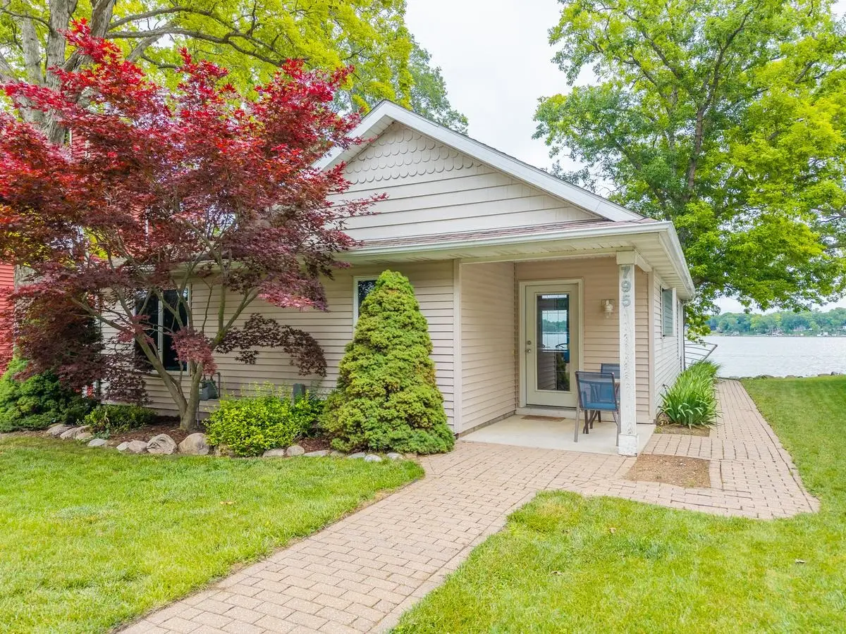 795 Lane 280 Hamilton Lk, Hamilton, IN 46742 - #1