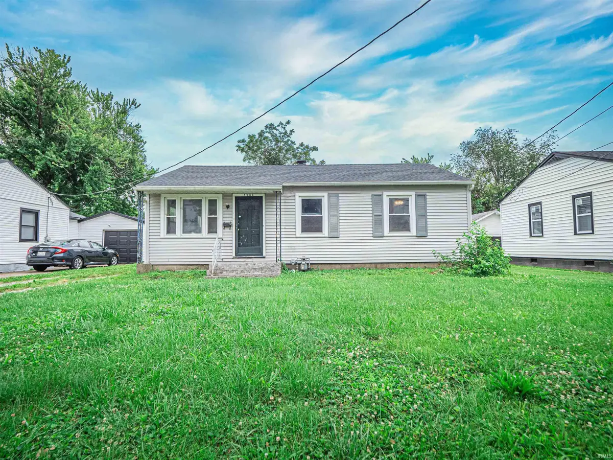 2063 E Columbia Street, Evansville, IN 47711 - #1