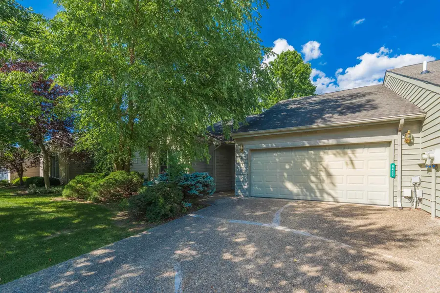 9417 S Harbour Pointe Drive, Bloomington, IN 47401 - #2