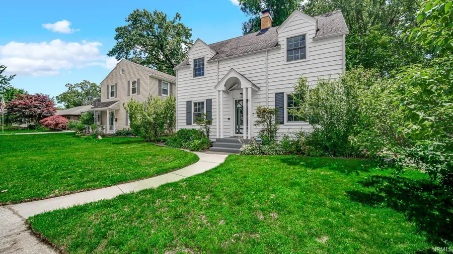 917 W Lawrence Street, Mishawaka, IN 46545 - #3