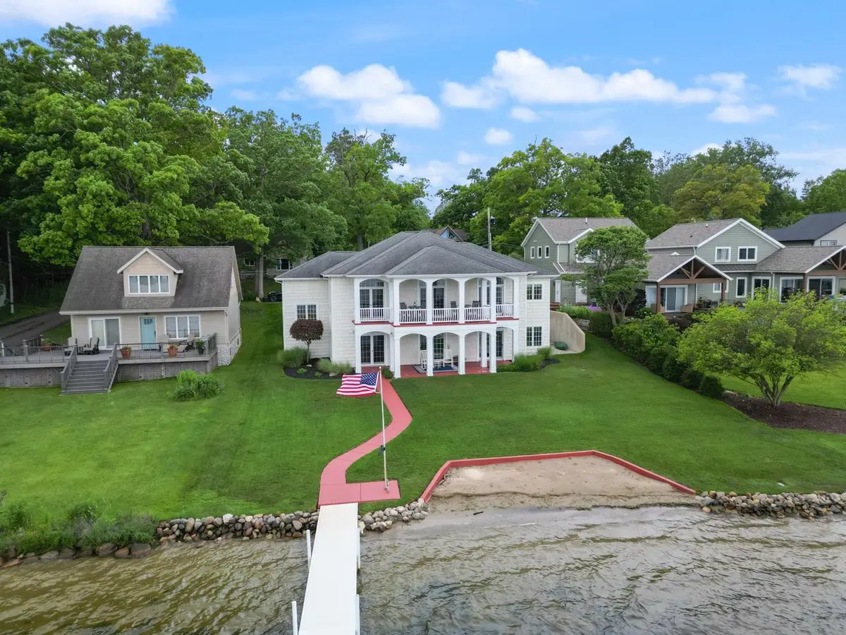 1332 Country Club Terrace, Warsaw, IN 46580 - #1