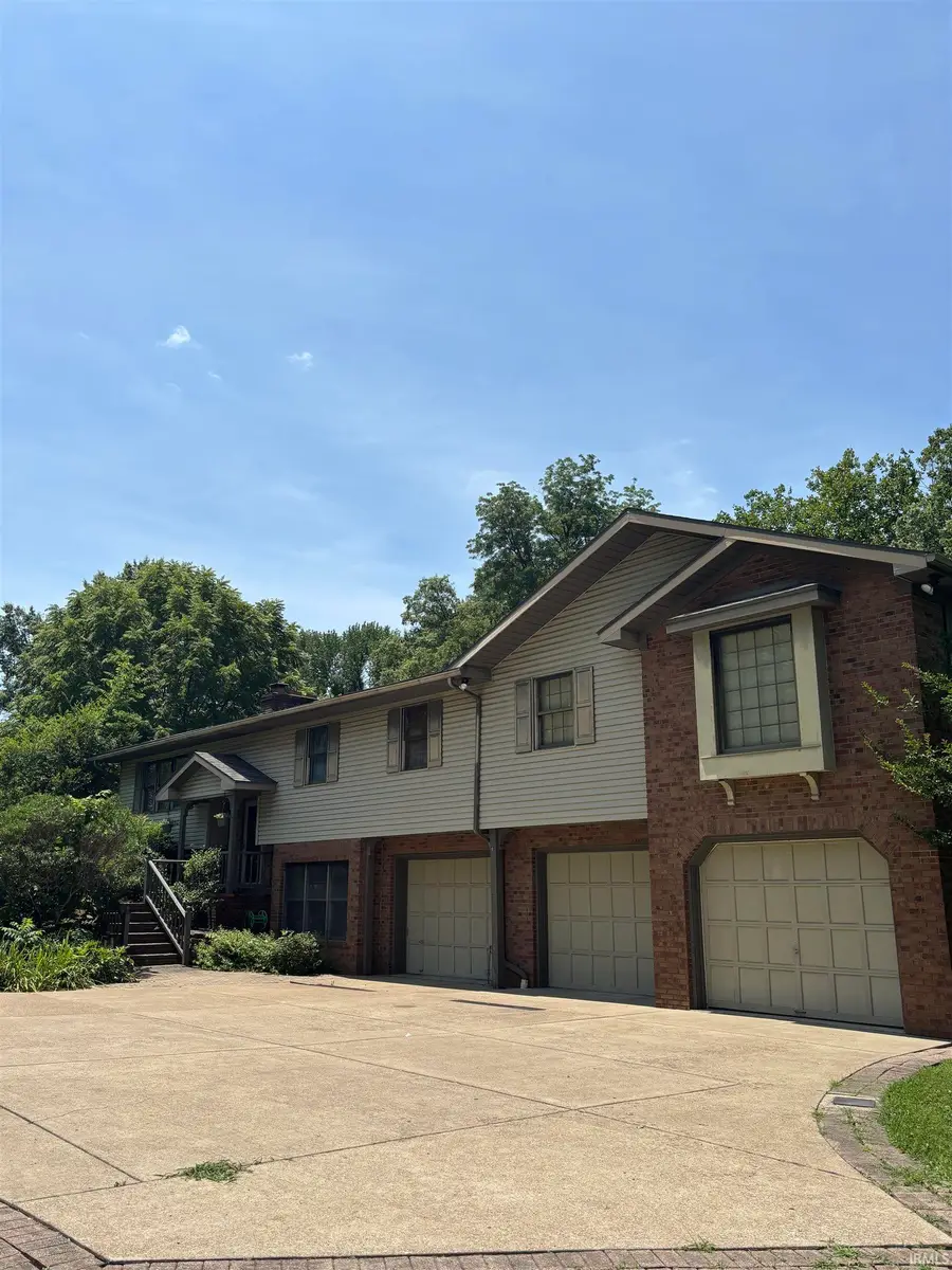 1523 S Red Leaf Drive, Evansville, IN 47712 - #2