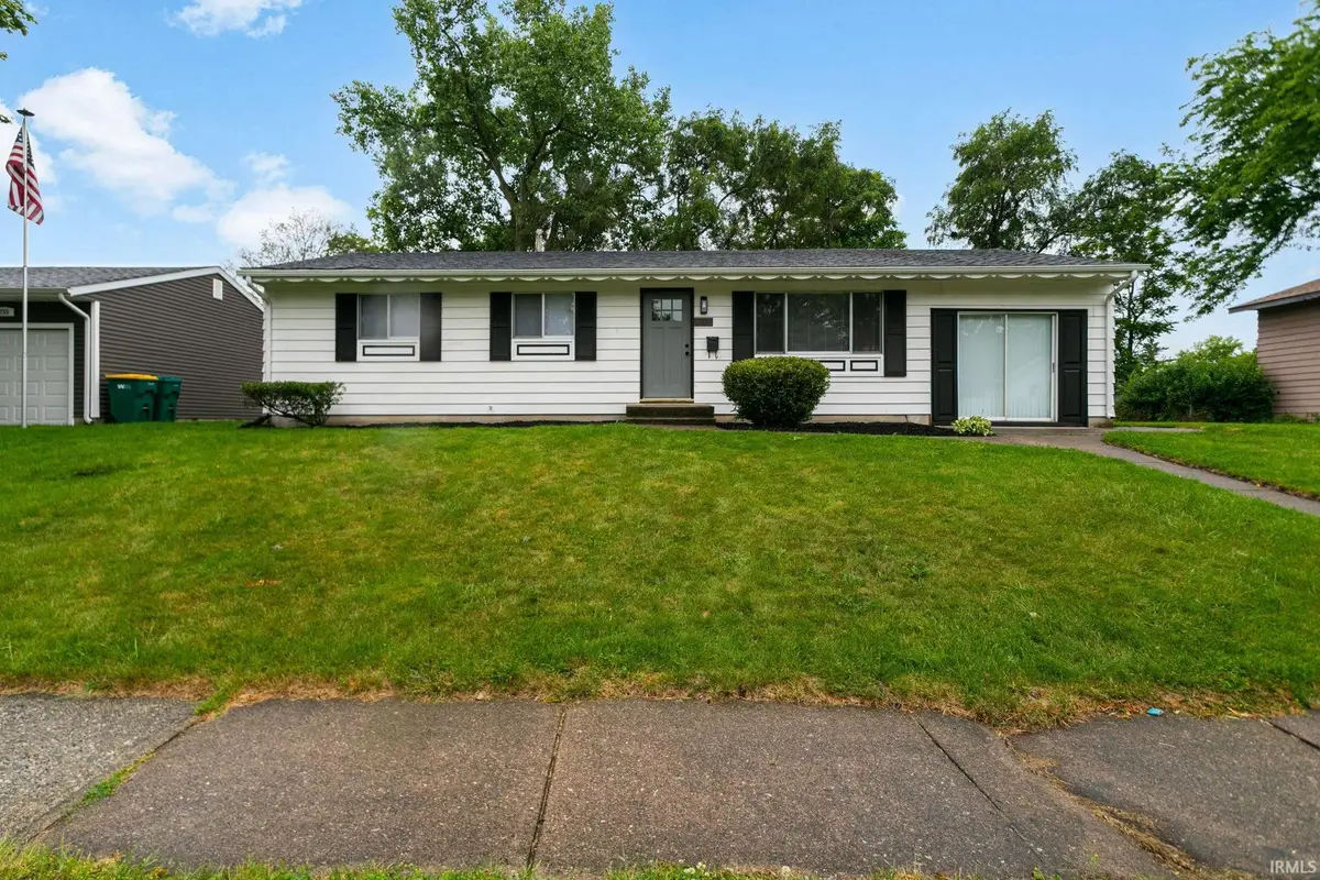 749 E 11th Street, Mishawaka, IN 46544 - #1